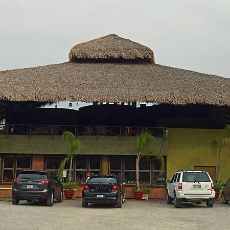 Las Yakas Hotel Tanchachin Exterior photo